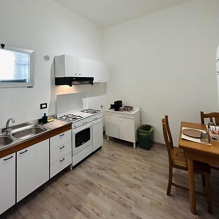 Appartamento Essential House Brindisi Esterno foto