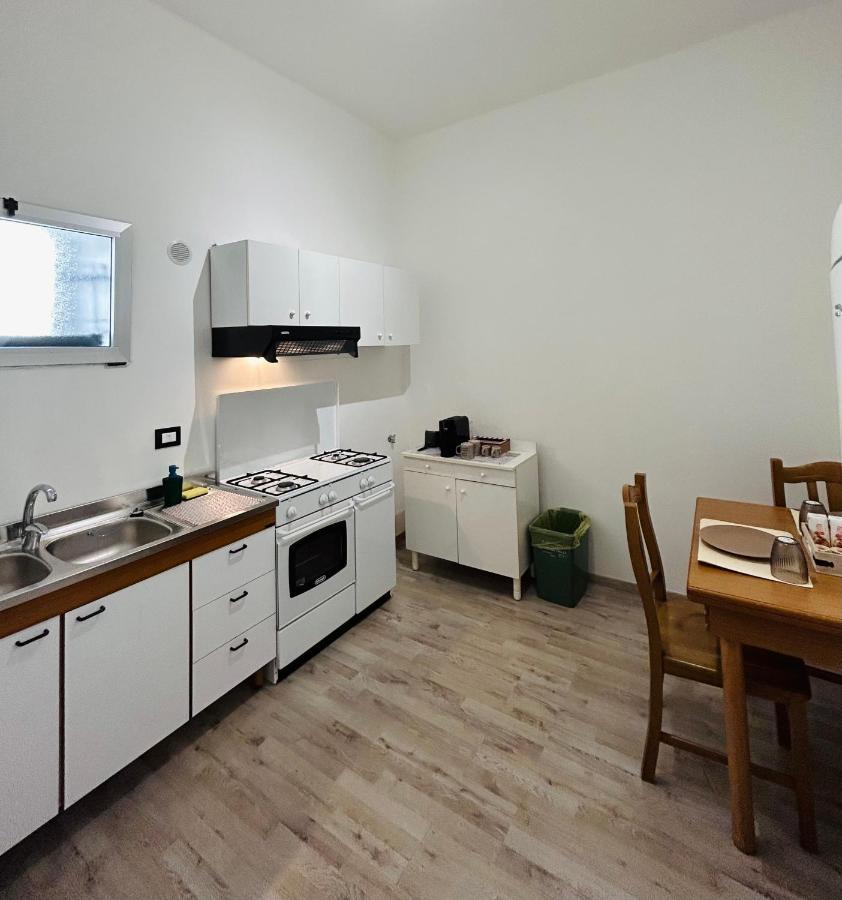 Appartamento Essential House Brindisi Esterno foto